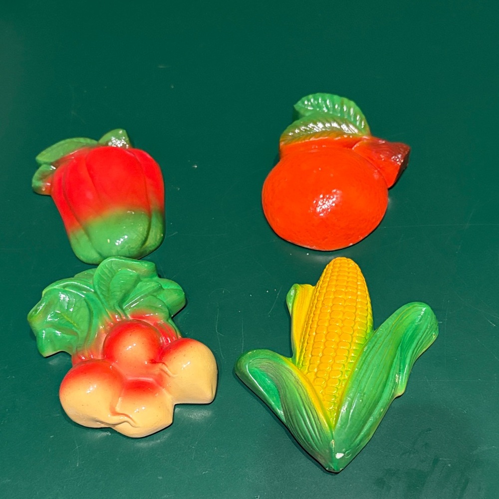 Colorful Vegetable and Fruit Wall Hangers
